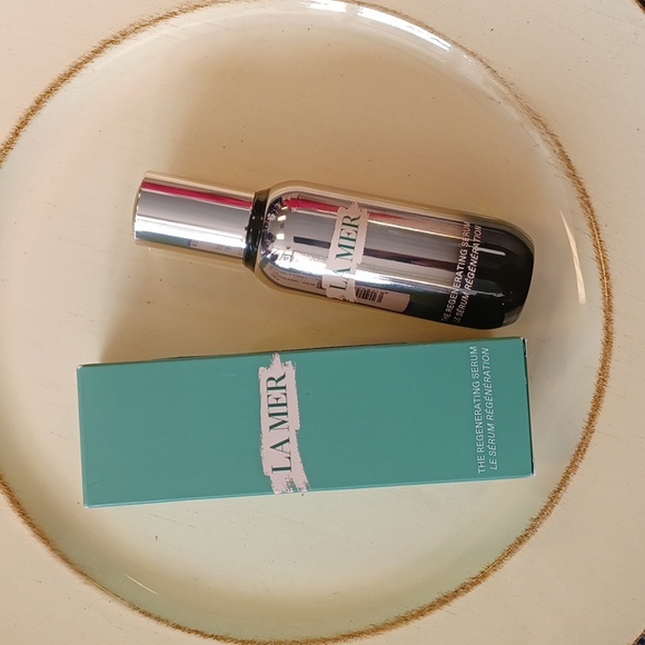 LA MER The Regenerating Serum - 1 fl oz NEW - Picture 1 of 5